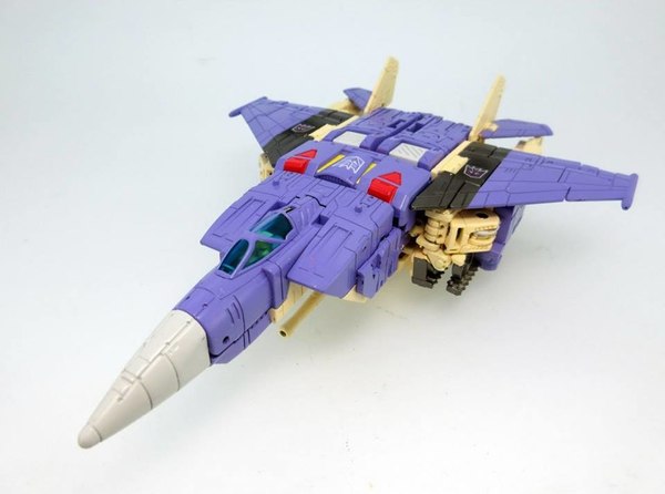 New Legends Photos What Has TakaraTomy Changed For LG58 Autobot Clones LG59 Blitzwing LG60 Overlord  (2 of 15)